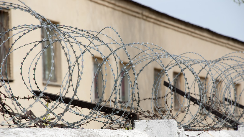 Учителя из Новосибирска приговорили к тюрьме за насилие над ученицей