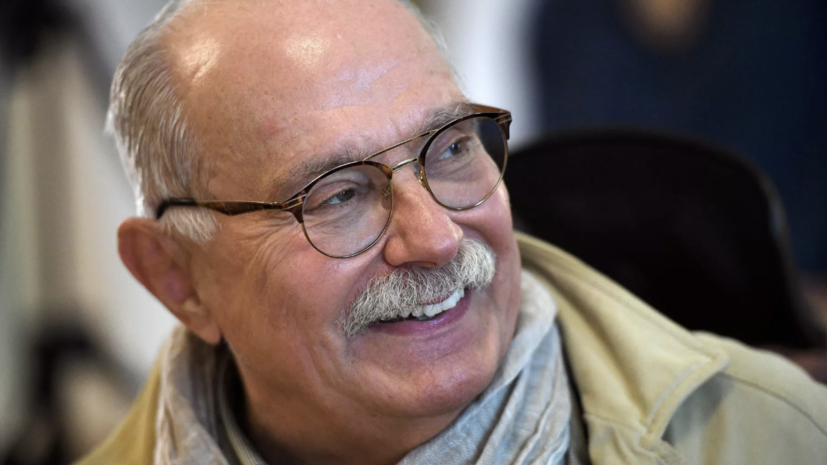 Путин назвал Никиту Михалкова примером преданного служения своему делу