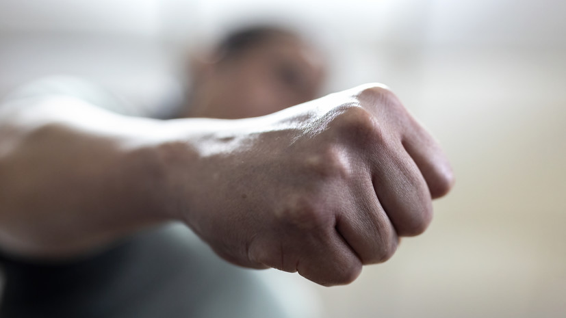 RT: девушка, которую поймали и избили в Казани, постоянно ворует в магазине