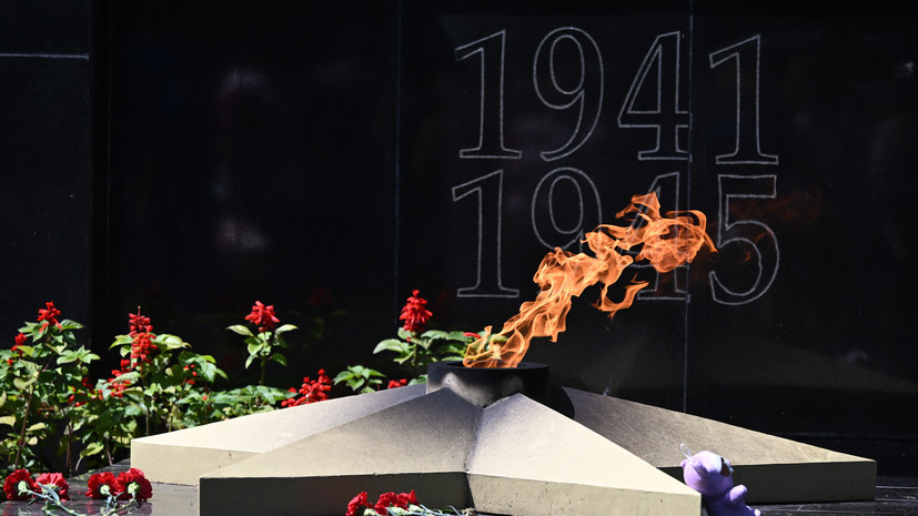 В Свердловской области перед судом предстанет прикуривший от Вечного огня мужчина