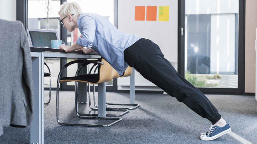 Психолог Сурина: для адаптации к шестидневной рабочей неделе важно делать зарядку