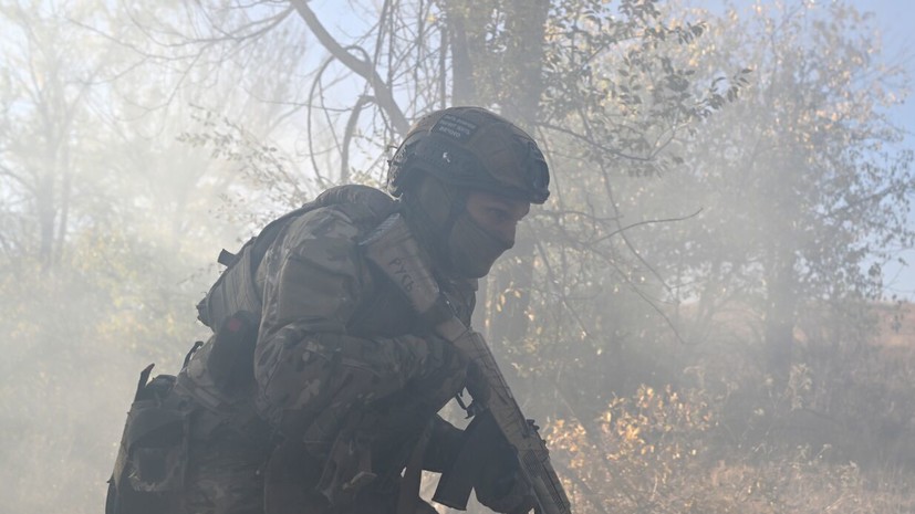 Экипаж танка 15 часов лежал у подбитой машины, отбиваясь от обстрелов ВСУ