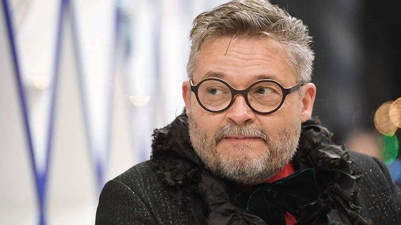 Историк моды Васильев заявил, что досмотр его багажа в США занял около 20 минут