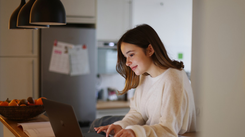 Декан рассказала о росте недовольства россиян качеством услуг в онлайн-образовании