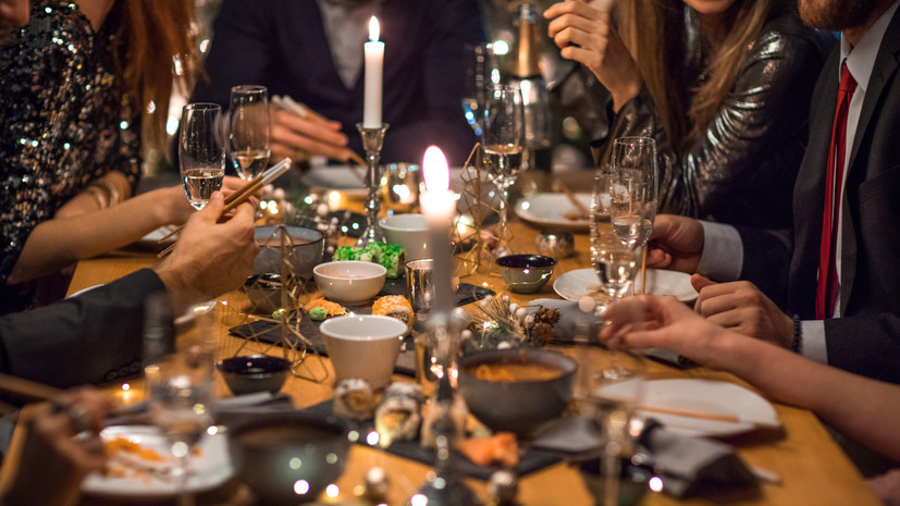 Россиянам разъяснили, что можно купить к новогоднему столу уже сейчас