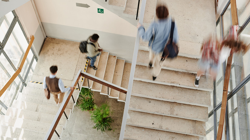 Давка произошла в московской школе номер 548, никто не пострадал