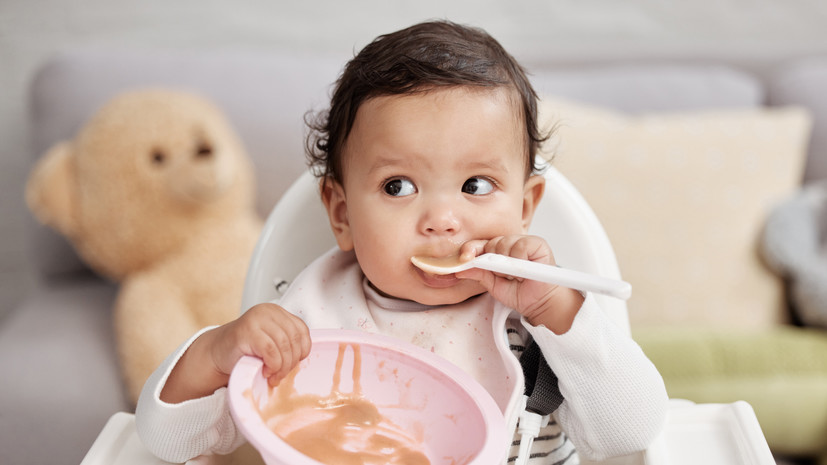 Врач Бондаренко назвала ошибкой родителей слишком позднее введение прикорма