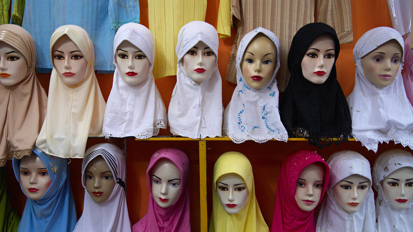 Помощник главы Чечни рекомендовал женщинам региона покрывать головы