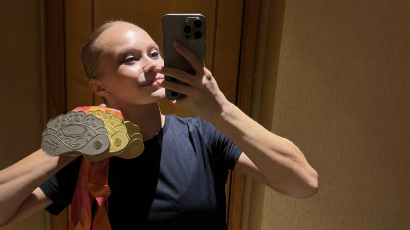 Мельникова опубликовала фото с медалями чемпионата мира