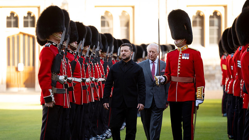 Боуз назвал встречу Зеленского и Карла III в Лондоне костюмированным парадом