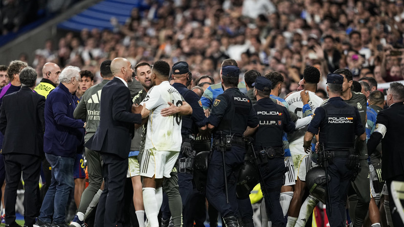Эль класико завершилось массовой потасовкой игроков «Реала» и «Барселоны»