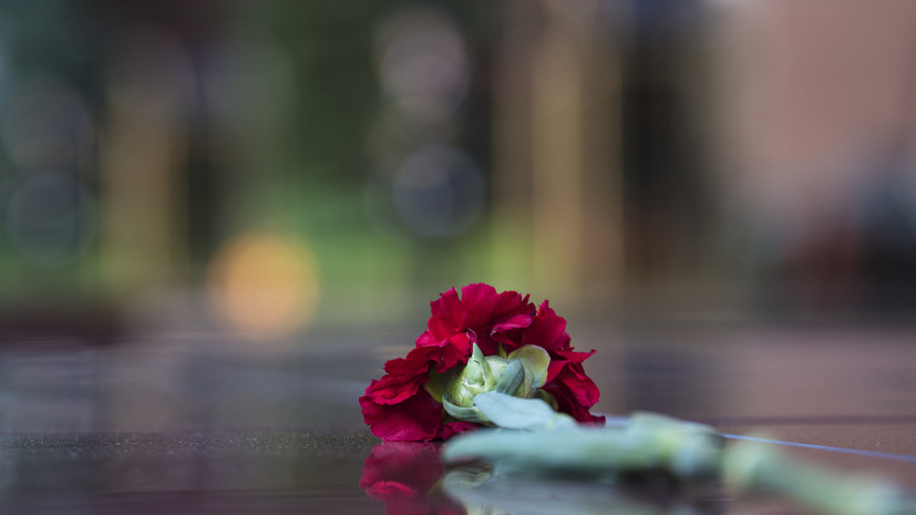 В Ревде на месте гибели сестёр-школьниц в ДТП организовали стихийный мемориал