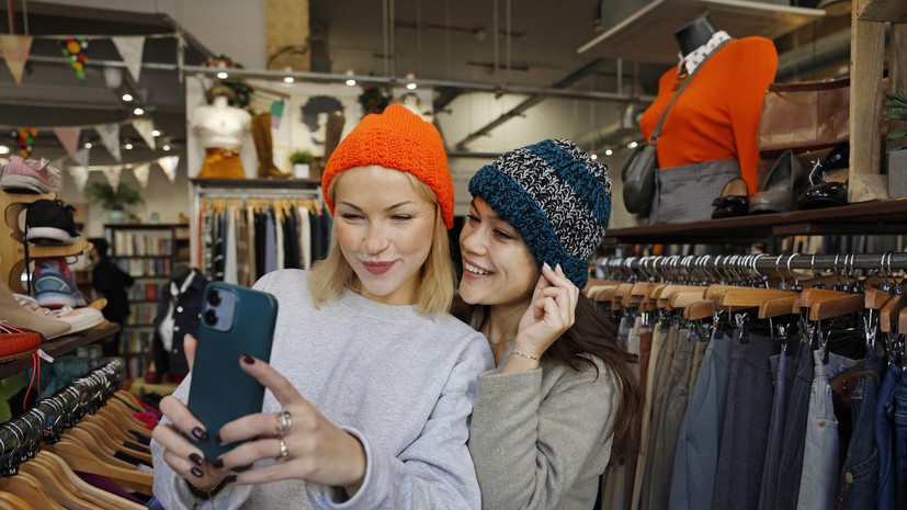 Специалист Карпов: предновогодняя атмосфера стимулирует к шопингу