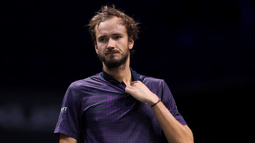 Медведев без борьбы вышел в третий круг «Мастерса» в Париже