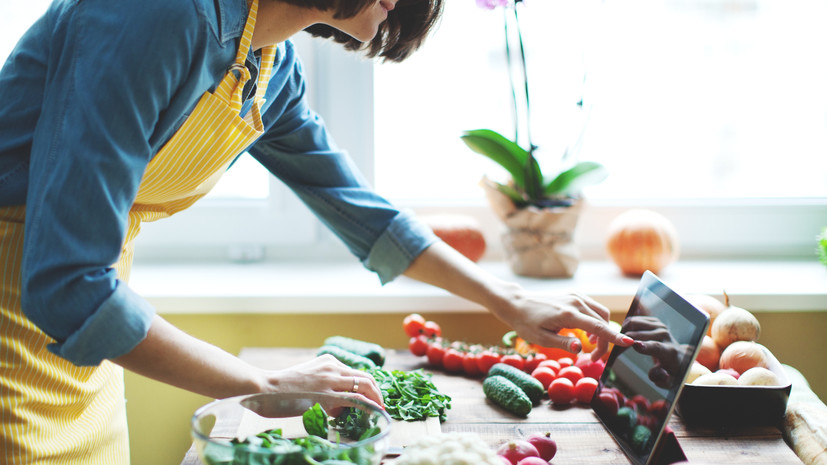 Диетолог Титова рассказала о бесполезности фитнес-рецептов из интернета