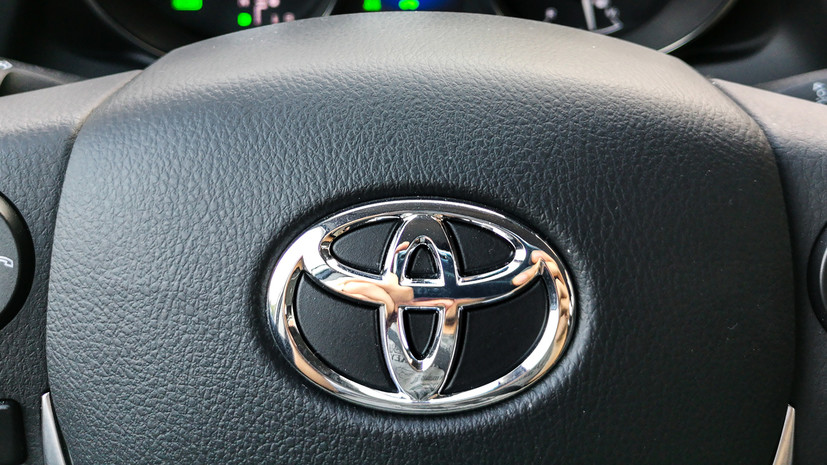 Toyota отзывает более 1,28 млн авто из-за неисправности программного обеспечения