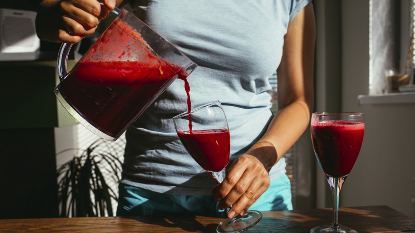 Диетолог: избыток свекольного сока может привести к спазму сосудов головного мозга