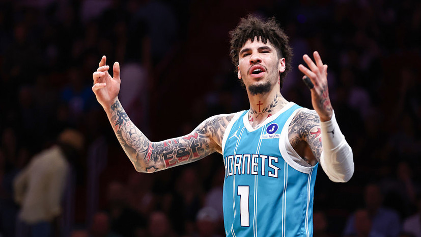 Баскетболиста Ламело Болла оштрафовали на $35 тыс. за неприличный жест в матче НБА