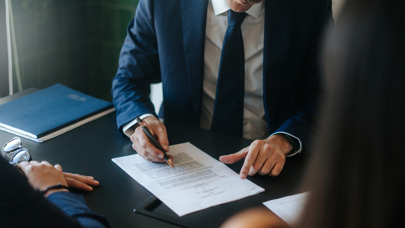 Нотариус Сафин: с 1 ноября наследникам будут сообщать о наличии долгов у умерших