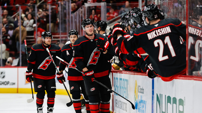 Гол и пас Свечникова помогли «Каролине» разгромить «Айлендерс»