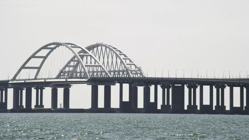 Власти: запрет на проезд электрокаров по Крымскому мосту — мера безопасности