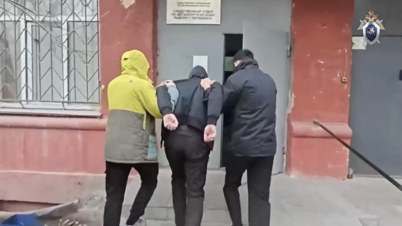 RT: в Челябинске мужчина на глазах у дочки напал с мачете на экс-жену и сожителя