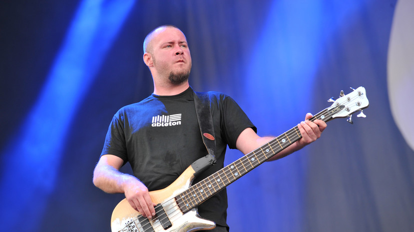 Умершего на 49-м году жизни гитариста Limp Bizkit нашли в луже крови в его доме