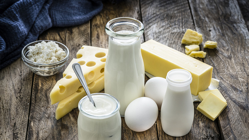 Стоматолог назвал молочные продукты главными источниками кальция и фосфора