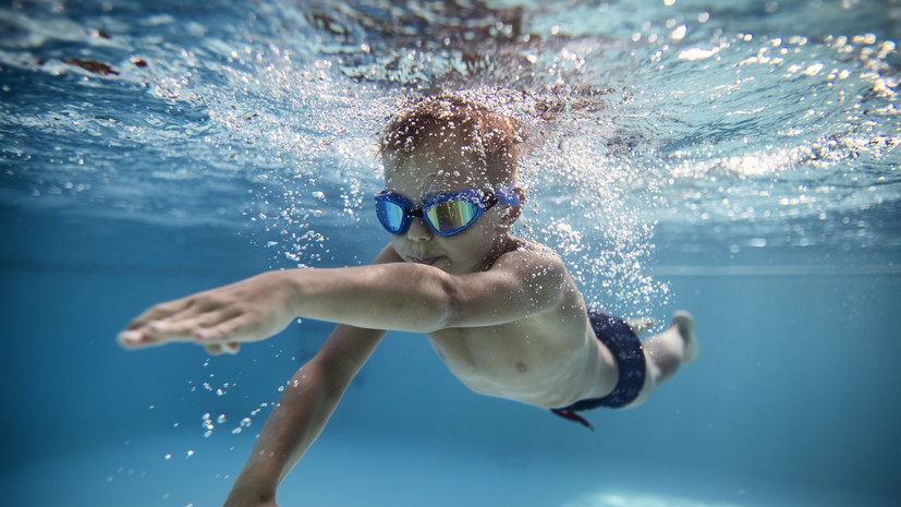 Детский омбудсмен посоветовала водить детей на плавание при подготовке к школе