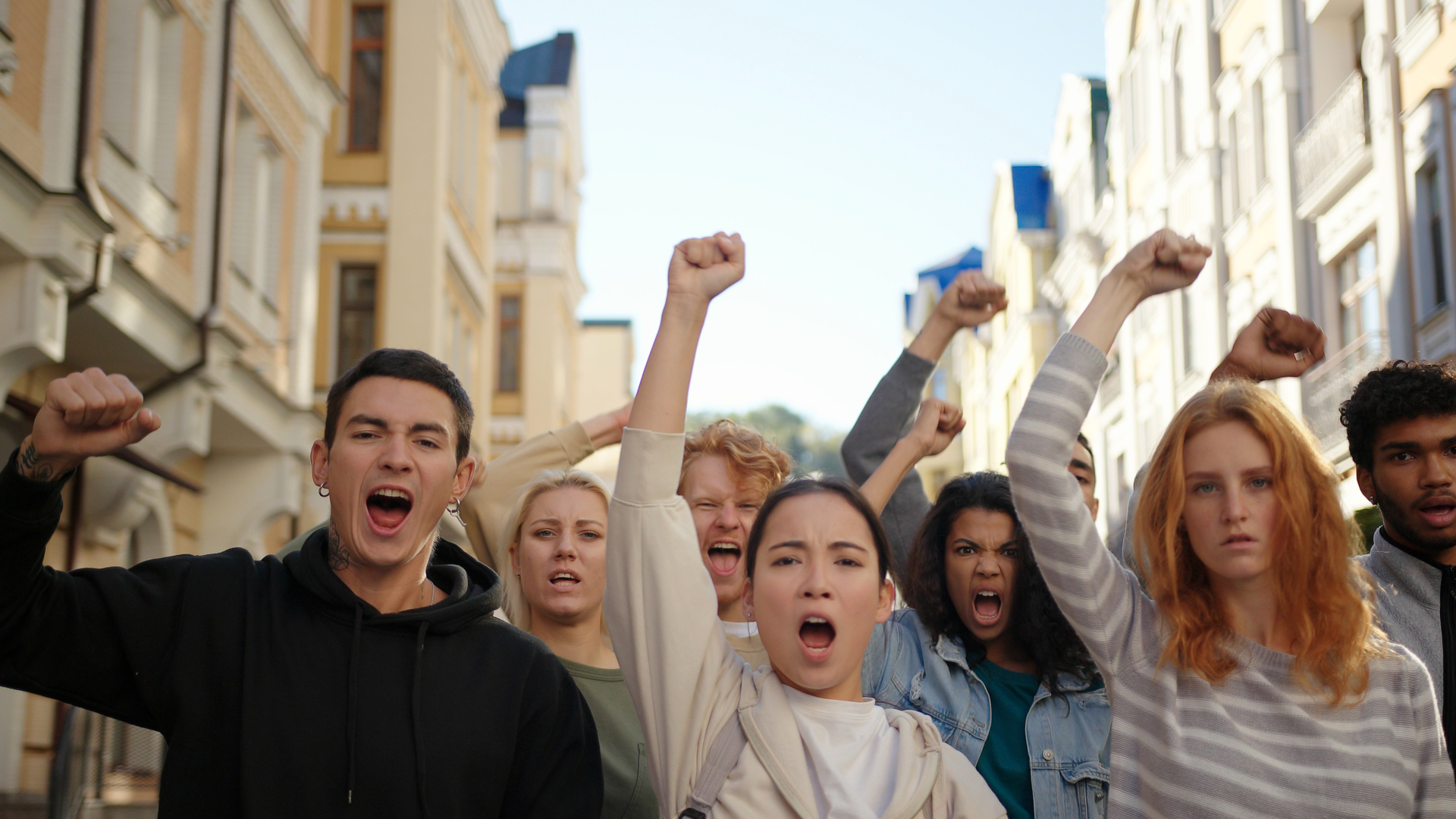 «Проявление личного выбора»: социологи — о поведении и внешности типичного «нормиса»