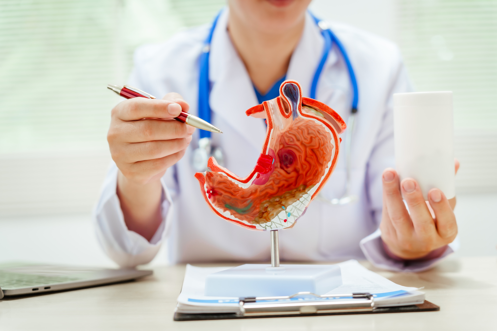 «Выявляют уже при серьёзных осложнениях»: врач — о профилактике гастрита и рака кишечника