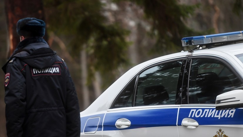 В Петербурге 13-летний подросток пытался поджечь полицейские автомобили