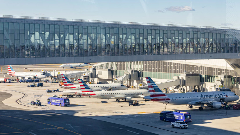 В аэропорту Нью-Йорка столкнулись два самолёта