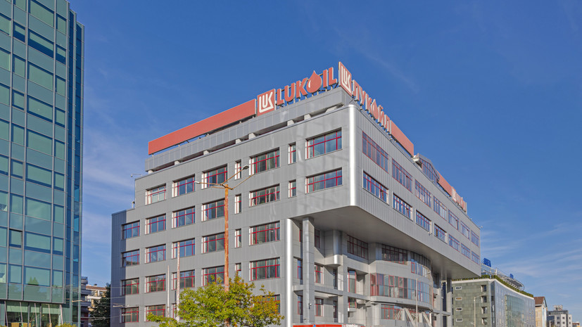 Politico: Болгария хочет получить исключение из санкций против ЛУКОЙЛа