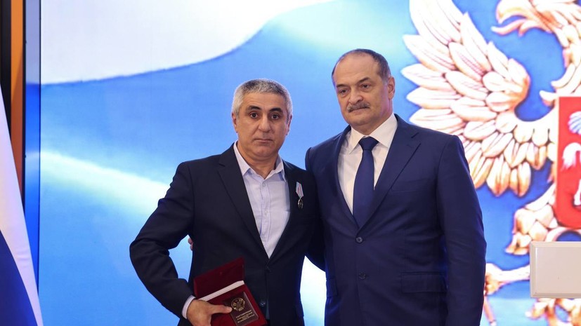 В Дагестане наградили заблокировавшего взлёт 30 БПЛА под Иркутском дальнобойщика