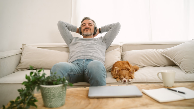 Большинство россиян планируют отдыхать дома все ноябрьские праздники