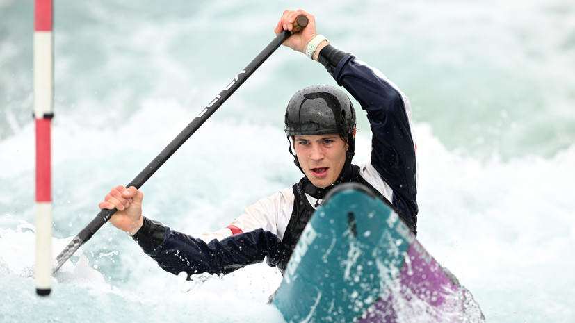 Британского каноиста отстранили за публикацию секс-видео из самолёта