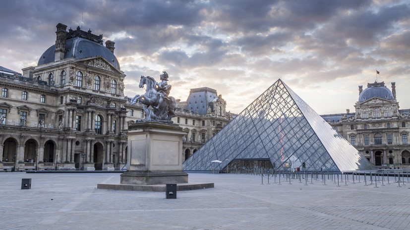 Spiegel: таинственный «детектив» с фото у Лувра оказался школьником