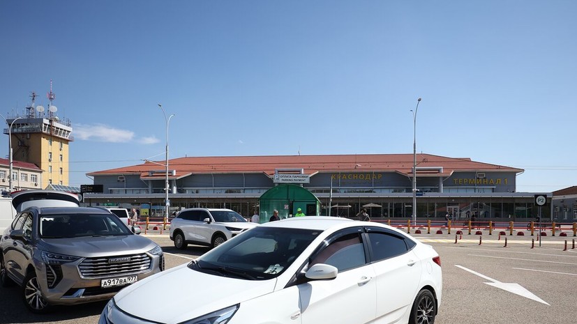 Аэропорты Краснодара и Сочи временно не обслуживают рейсы