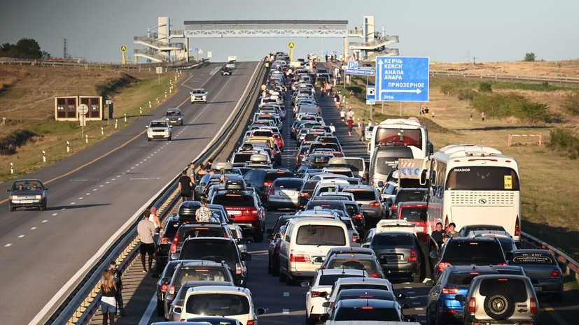 Mash: водители будут заполнять анкету при въезде на Крымский мост