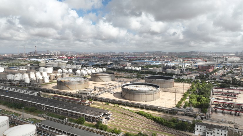 Bloomberg: НПЗ КНР отказываются от закупок нефти из России на фоне санкций США