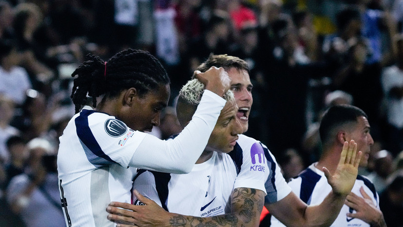 Игроки «Тоттенхэма» Ван де Вен и Спенс извинились за отказ аплодировать болельщикам