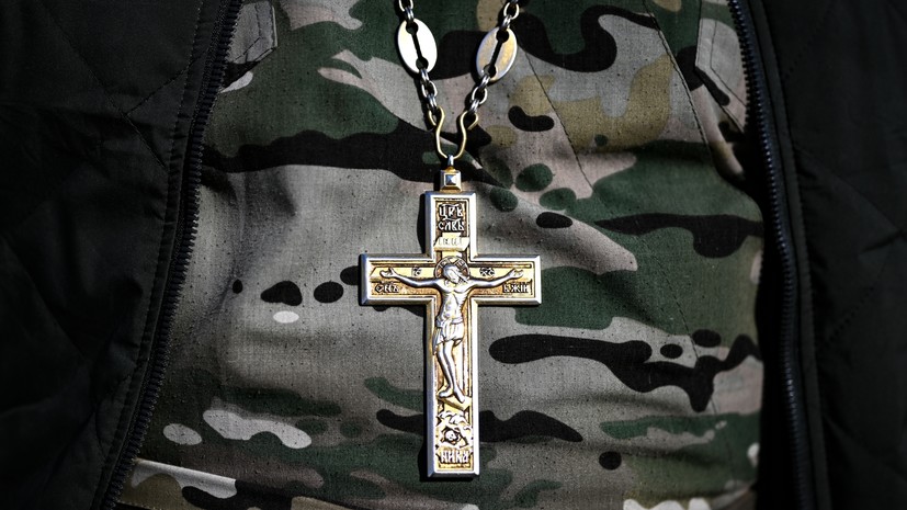 Мощи 17 святых и иконы привезли на фронт