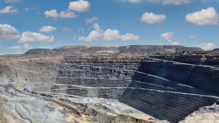 Путин поручил утвердить дорожную карту развития добычи редкоземельных металлов