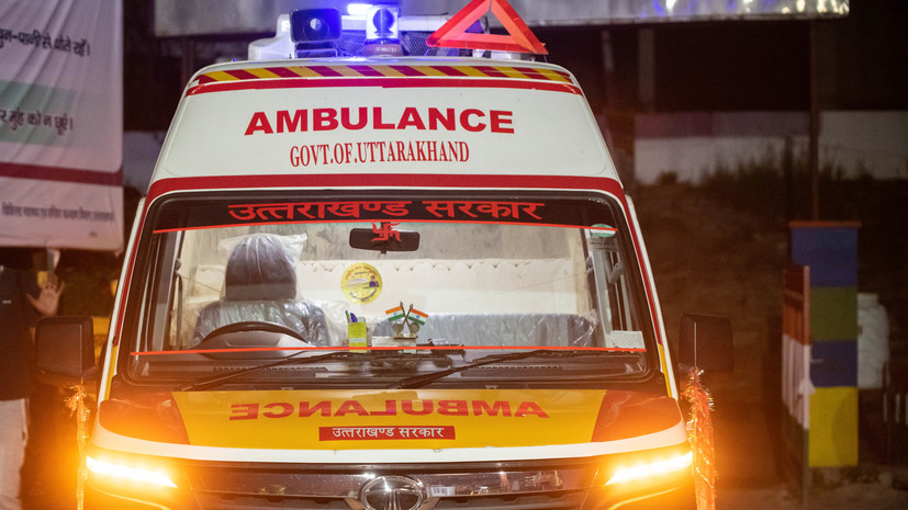 В Индии при столкновении пассажирского поезда с грузовым погибли шесть человек