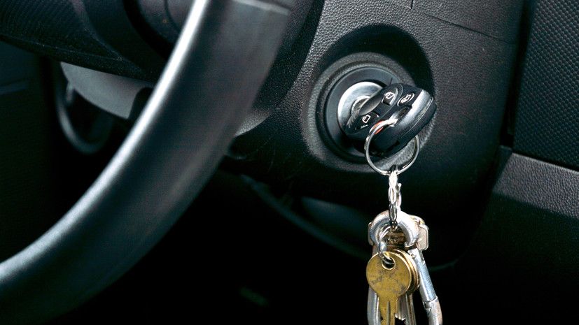 Автоэксперт Ракитин: в мороз нельзя начинать движение сразу после запуска мотора