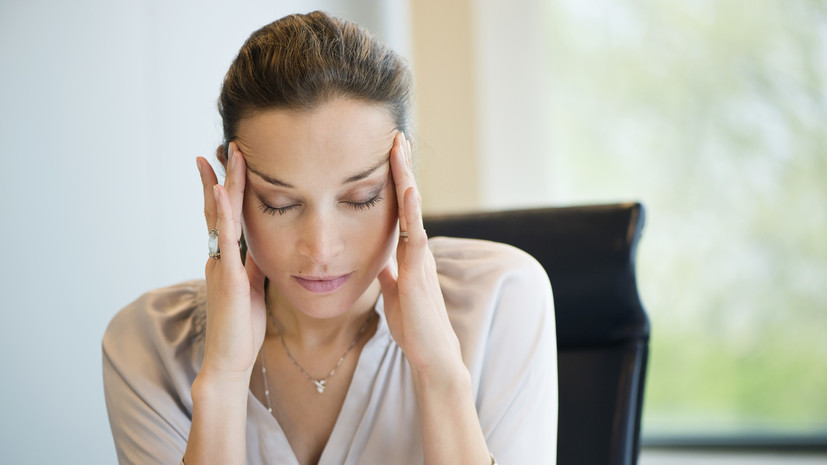 Невролог назвала тревожным сигналом головную боль в течение нескольких дней