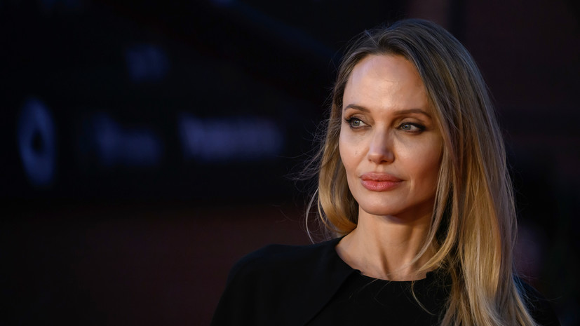 «СТРАНА.ua»: актриса Анджелина Джоли приехала в Херсон