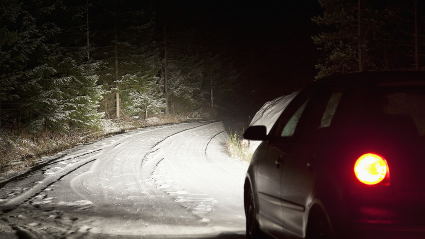 Автоюрист Славнов предупредил об опасности езды без фар в тёмное время суток