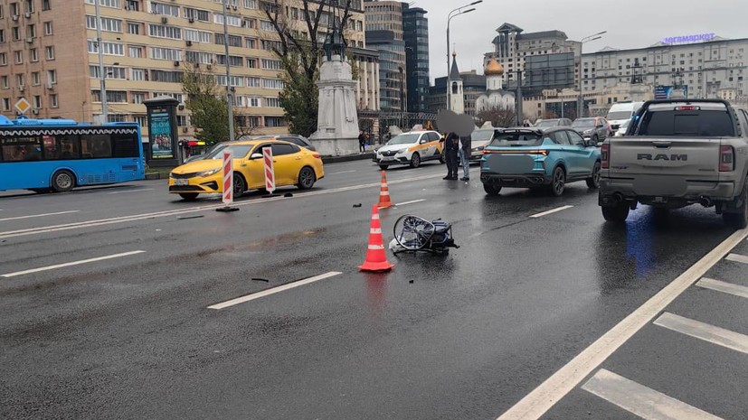Автомобиль насмерть сбил инвалида-колясочника на Ленинградском проспекте Москвы